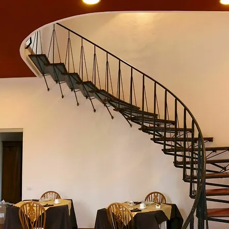 Ferone 1947 Hotel